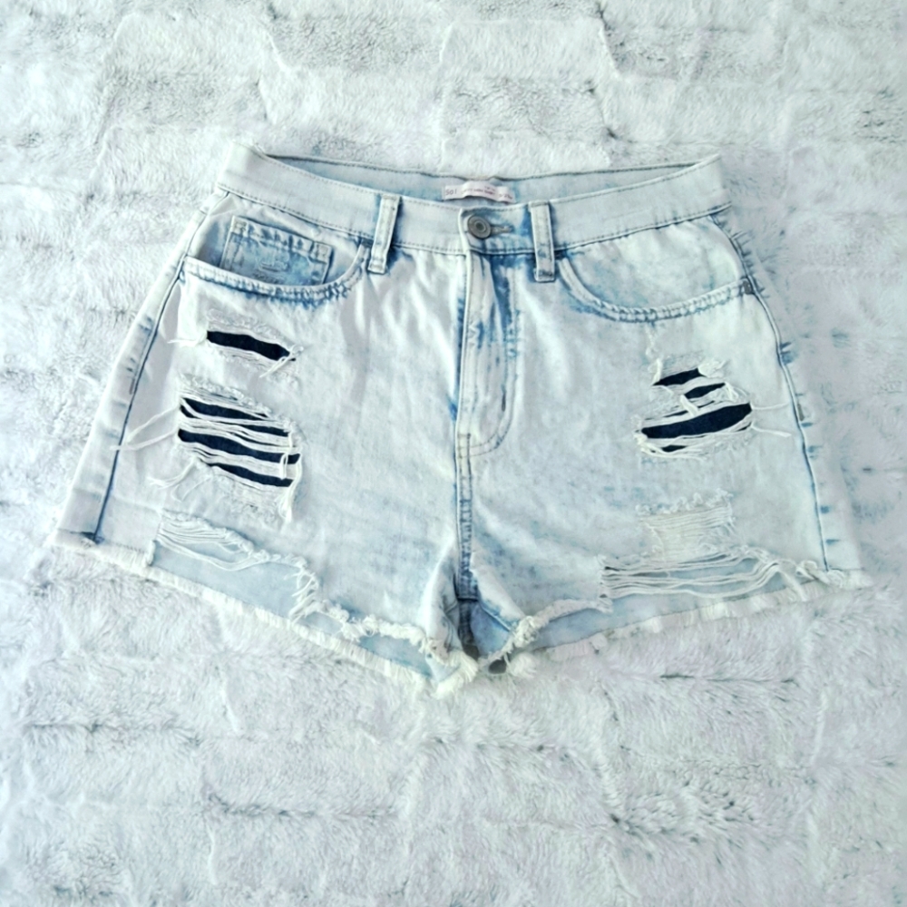 SO curvy mom high rise light wash distressed jean shorts.  Size 9/29.